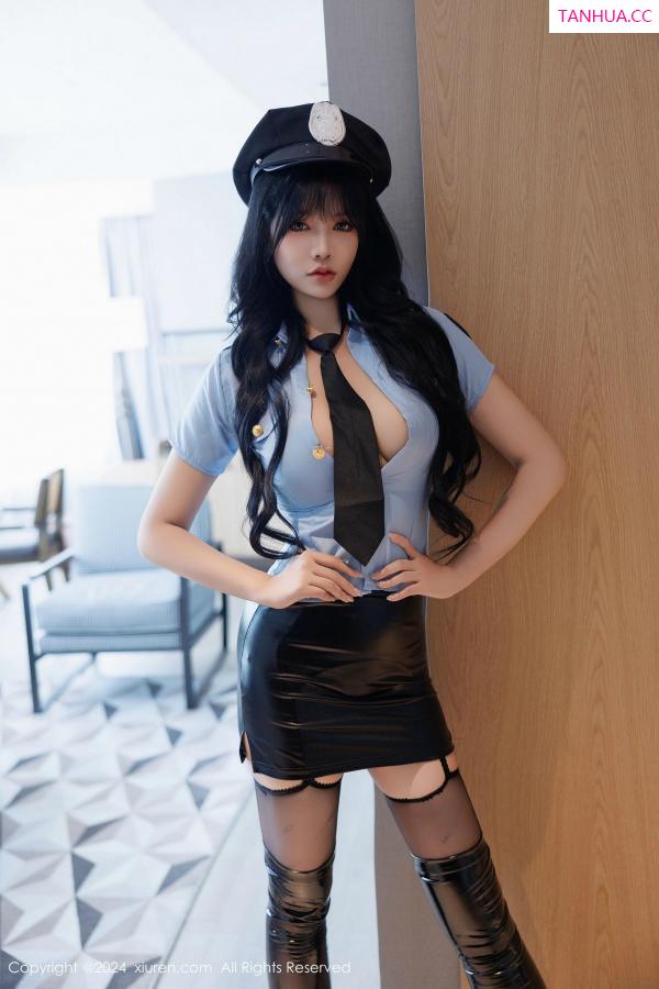 小娜比  [XiuRen]高清写真图 2024.11.13 No.9443 娜比 黑丝美腿第8张图片